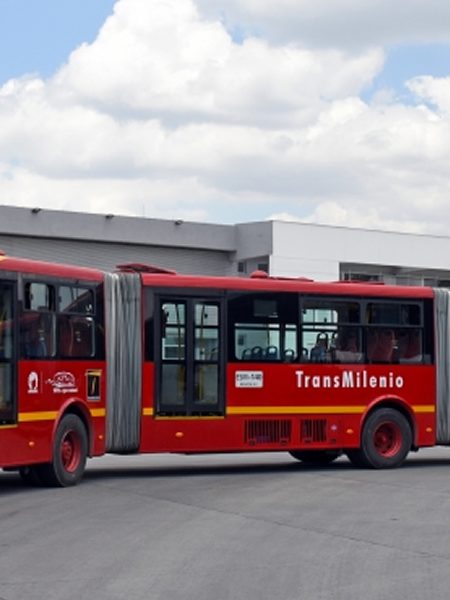 este-ano-cerro-con-800-buses-y-vehiculos-pesados-a-gas-natural-y-en-2019-seran-mas-de-2000 Naturgas