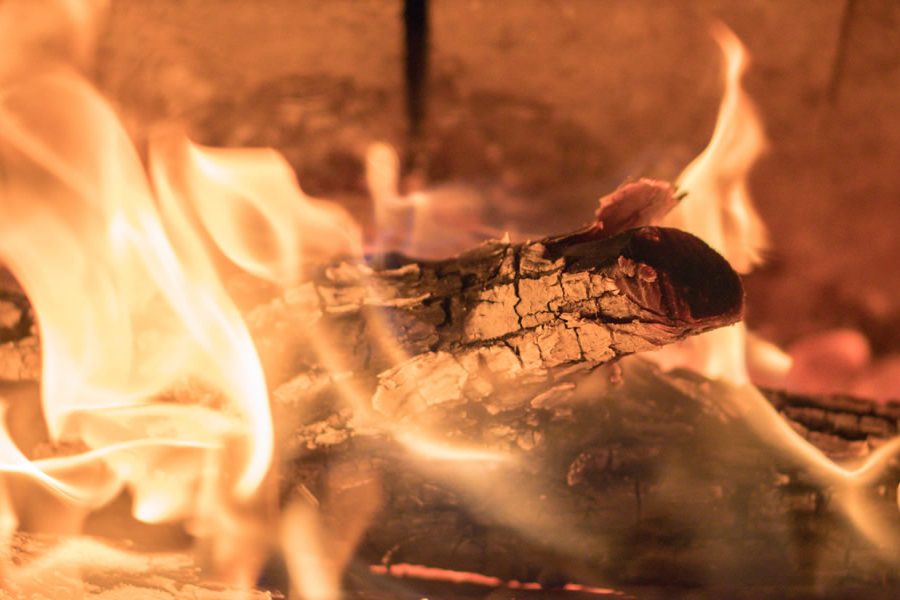 Maìs de 1,5 millones de hogares en Colombia todaviìa cocinan con lenÞa. El gas natural es clave en el plan para cambiar esta realidad Naturgas