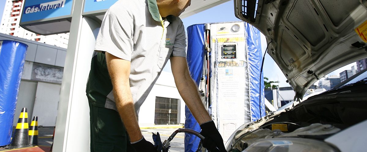 Gas natural vehicular; ahorro, potencia y descarbonización