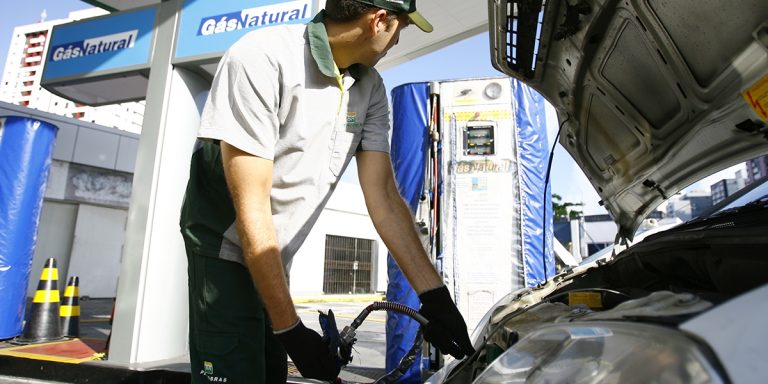 Gas natural vehicular; ahorro, potencia y descarbonización Gas natural vehicular; ahorro, potencia y descarbonización