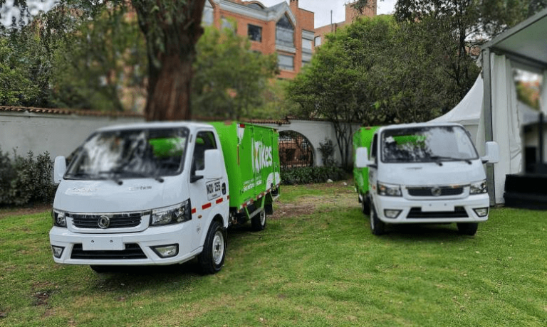 Comenzó a rodar en Colombia la primera flota de 50 camiones livianos a gas natural Comenzó a rodar en Colombia la primera flota de 50 camiones livianos a gas natural