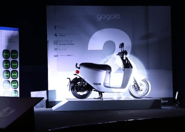 Avance sostenible: el intercambio de baterías que revoluciona la movilidad en Colombia