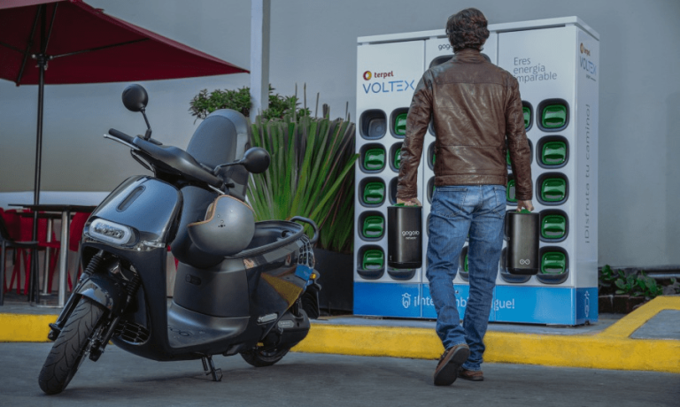 TERPEL IMPLEMENTA INTERCAMBIO DE BATERÍAS EN MOTOS ELÉCTRICAS