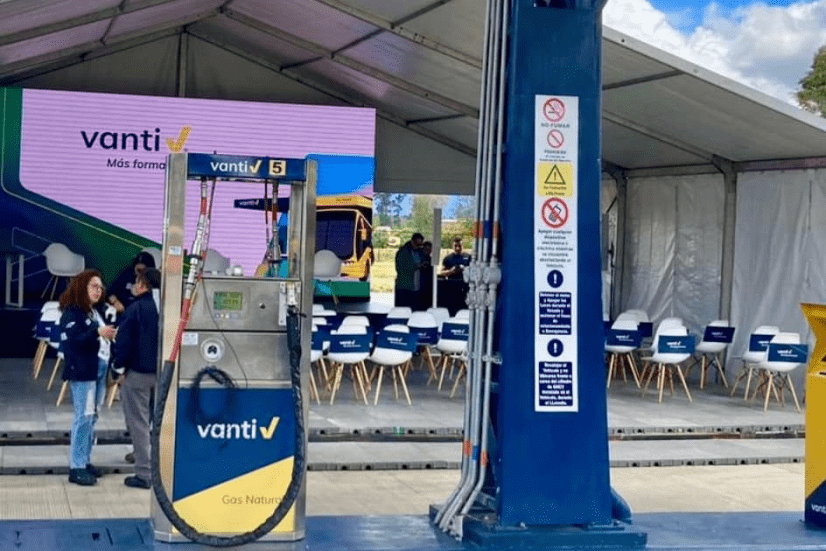 Inauguran estación de gas para buses del componente zonal de TransMilenio