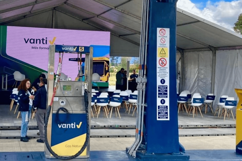 Inauguran estación de gas para buses del componente zonal de TransMilenio Inauguran estación de gas para buses del componente zonal de TransMilenio