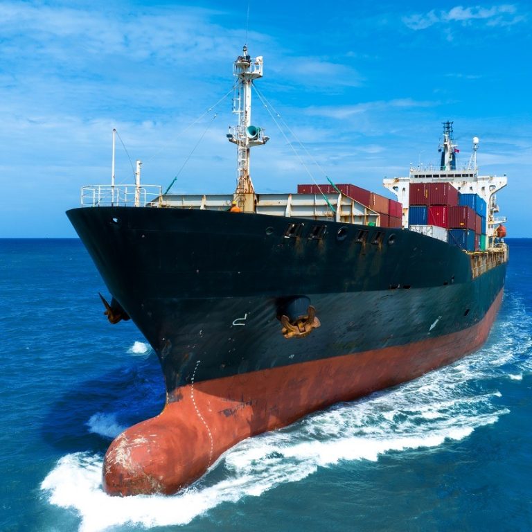 TotalEnergies firma dos contratos de suministro de gas por barco en India y Corea del Sur