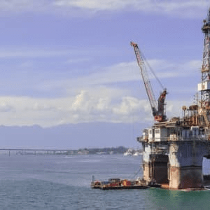 Kuwait anuncia un gran descubrimiento de petróleo y gas en alta mar. Kuwait anuncia un gran descubrimiento de petróleo y gas en alta mar.