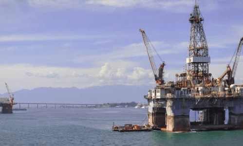 Kuwait anuncia un gran descubrimiento de petróleo y gas en alta mar. Kuwait anuncia un gran descubrimiento de petróleo y gas en alta mar.