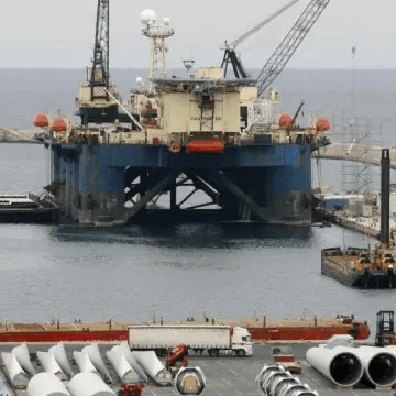 España reexportó a Francia, Marruecos o Italia la quinta parte del gas que compró a Argelia, EEUU o Rusia en 2023