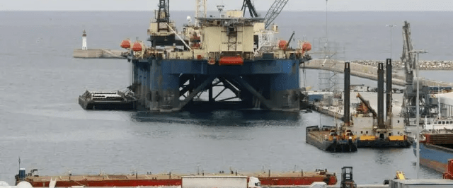 España reexportó a Francia, Marruecos o Italia la quinta parte del gas que compró a Argelia, EEUU o Rusia en 2023