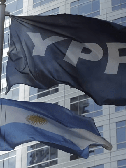 Con la planta de GNL confirmada en Río Negro, YPF sale a buscar compradores de gas y financiamiento internacional para su mega proyecto Con la planta de GNL confirmada en Río Negro, YPF sale a buscar compradores de gas y financiamiento internacional para su mega proyecto