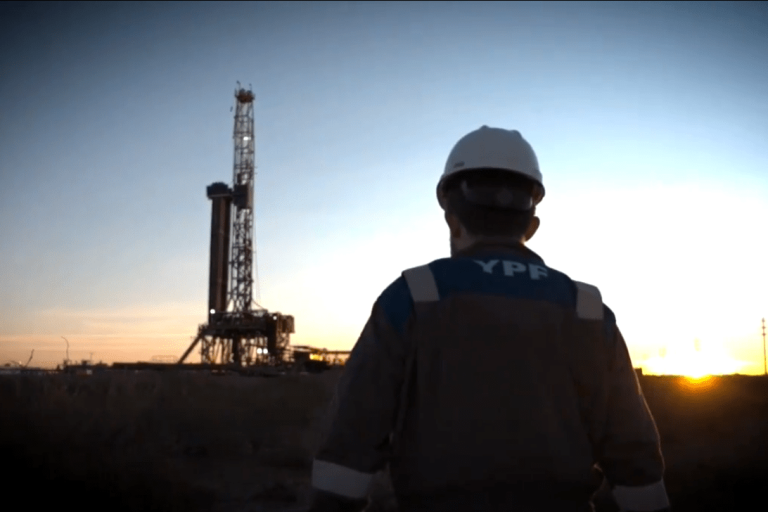 Vaca Muerta, la joya energética de Argentina, sueña a lo grande