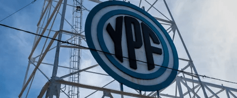 La estatal argentina YPF busca revitalizar las ambiciones sobre el gas natural licuado