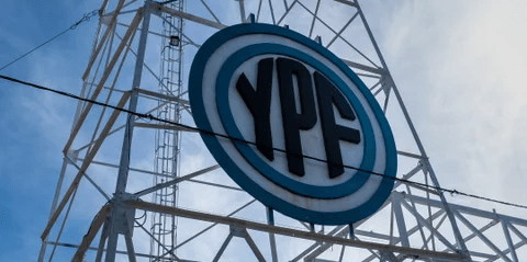 La estatal argentina YPF busca revitalizar las ambiciones sobre el gas natural licuado