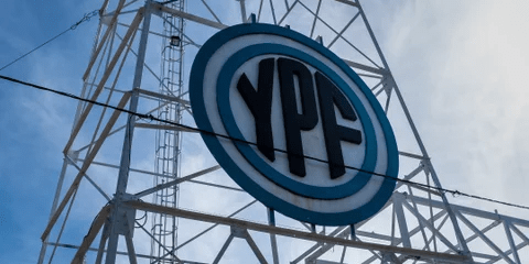 La estatal argentina YPF busca revitalizar las ambiciones sobre el gas natural licuado