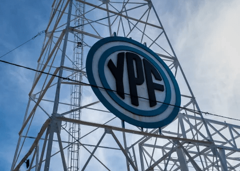 La estatal argentina YPF busca revitalizar las ambiciones sobre el gas natural licuado