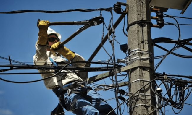 imagen_2025-01-31_112645281 Postes de luz