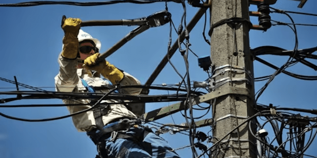 imagen_2025-01-31_112645281 Postes de luz