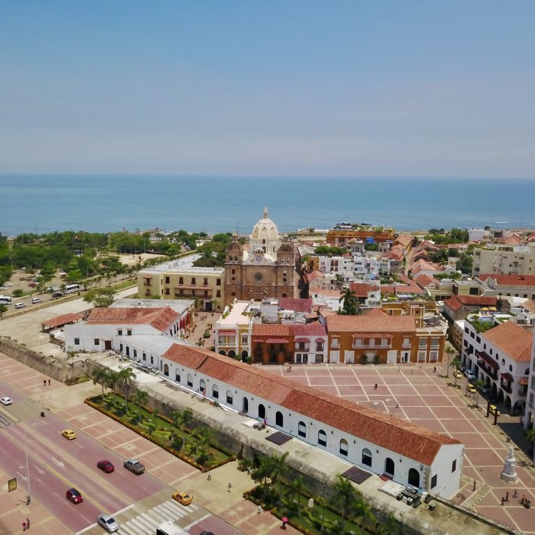 ariel-toma-de-la-ciudad-amurallada-de-cartagena-colombia-tomada-en-junio-de-2016-usando-un-dji-mavic-pro