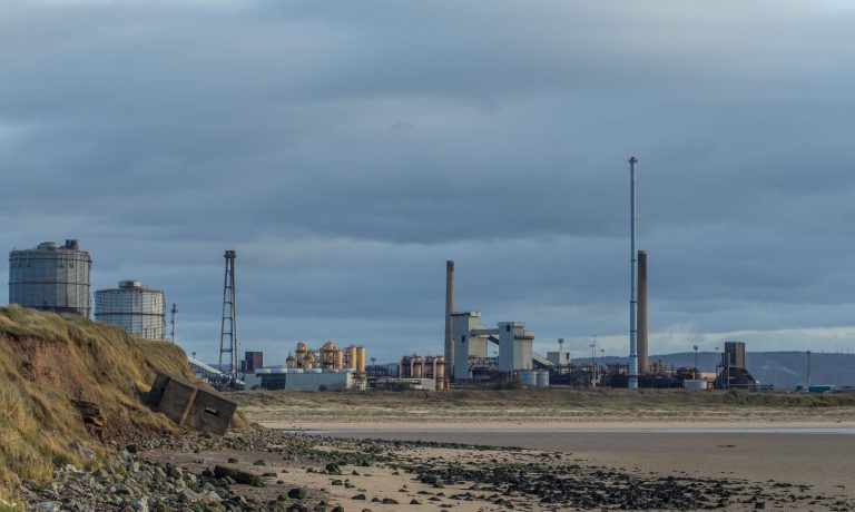 edificios-en-la-ciudad-contra-el-cielo