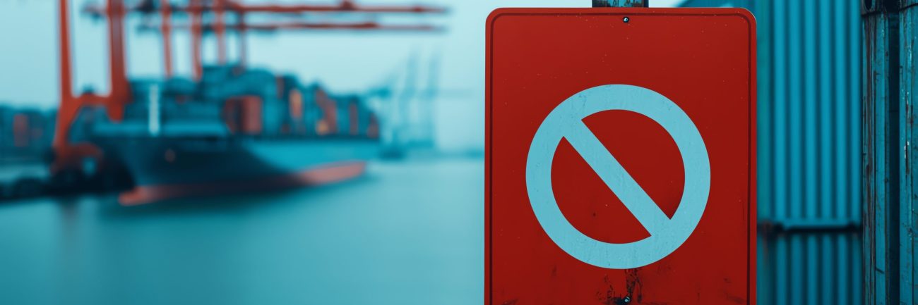 las-gruas-no-pueden-cargar-carga-en-buques-rodeados-de-senales-de-no-comercio-bloqueo-de-exportacion-y-restricciones-de-envio