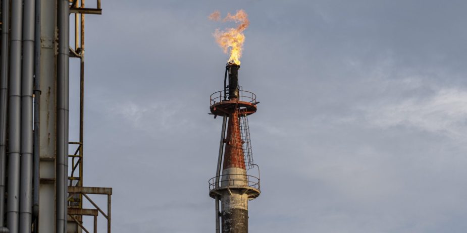 contaminacion-ambiental-y-exterior-de-la-industria-la-luz-del-dia