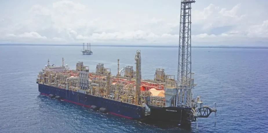 buque-de-gnl-de-pae-y-golar-1882326