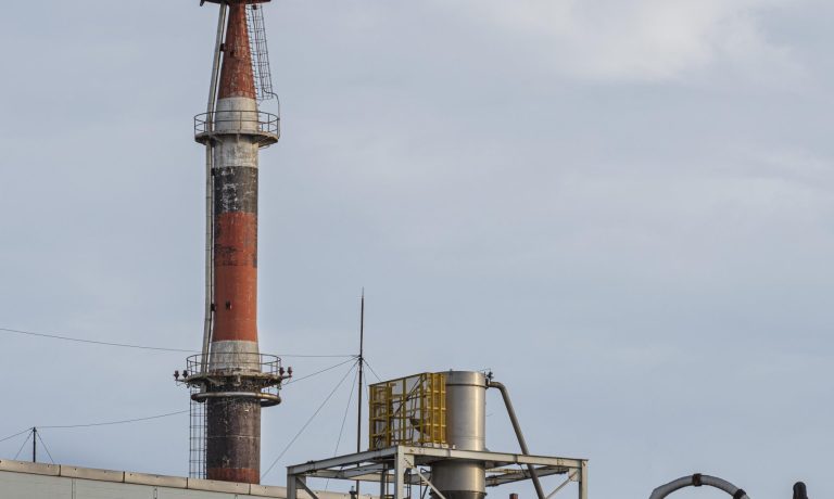 pollution-industry-exterior-daylight